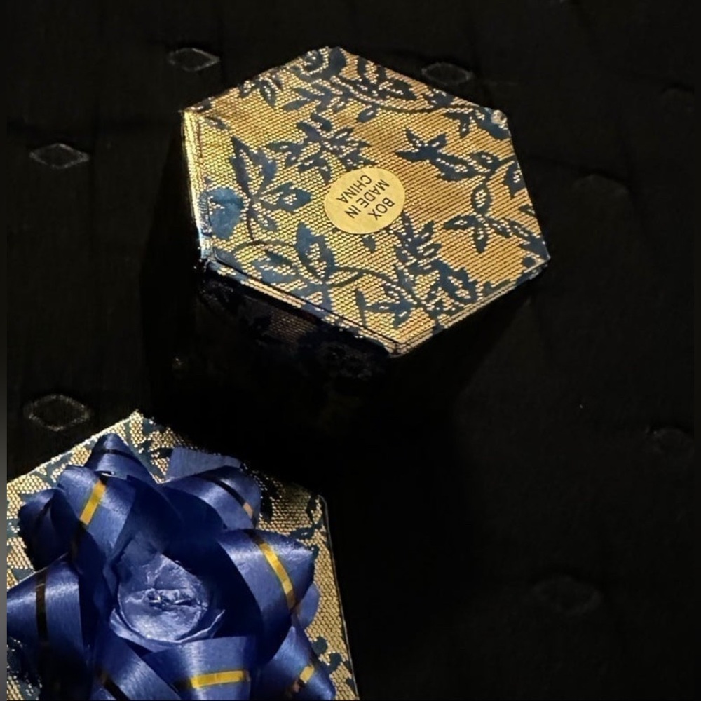Blue & Gold Ring Box - Picture 5 of 5